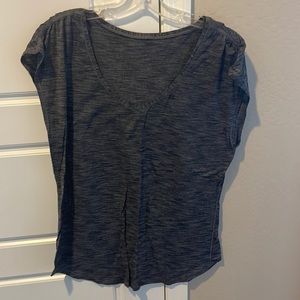 Lululemon Womens sleeveless V neck top
